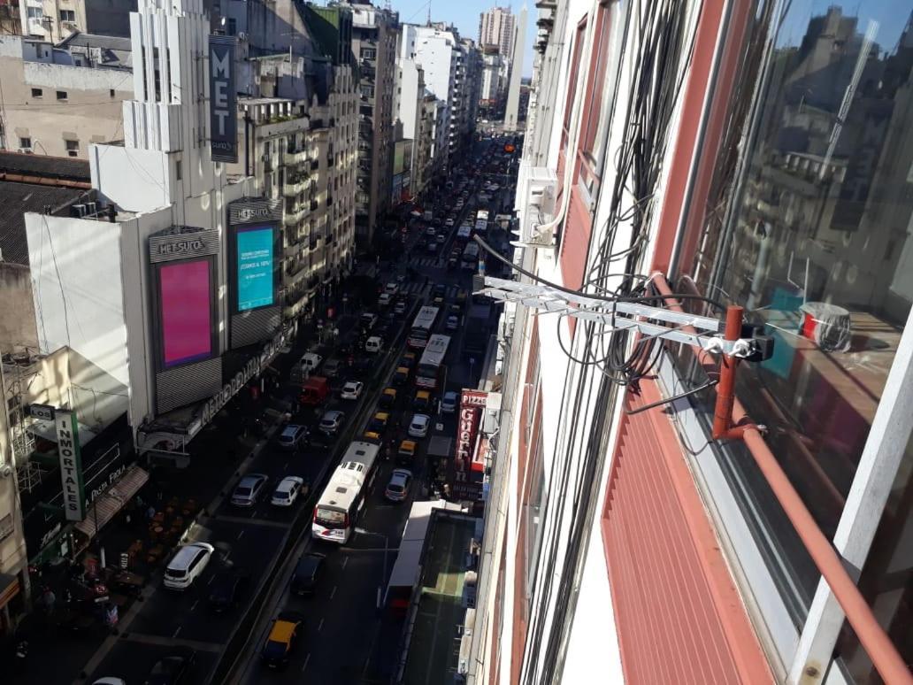 Ferienwohnung 4 Ventanales Sobre La Avenida Corrientes Buenos Aires Exterior foto