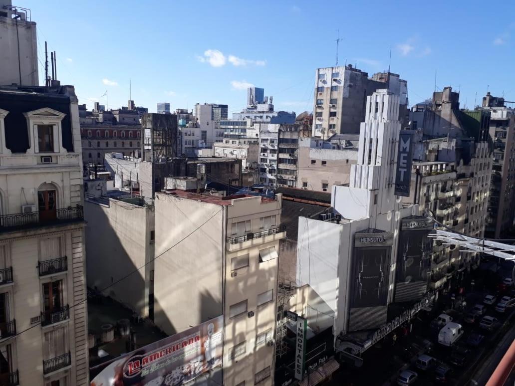 Ferienwohnung 4 Ventanales Sobre La Avenida Corrientes Buenos Aires Exterior foto