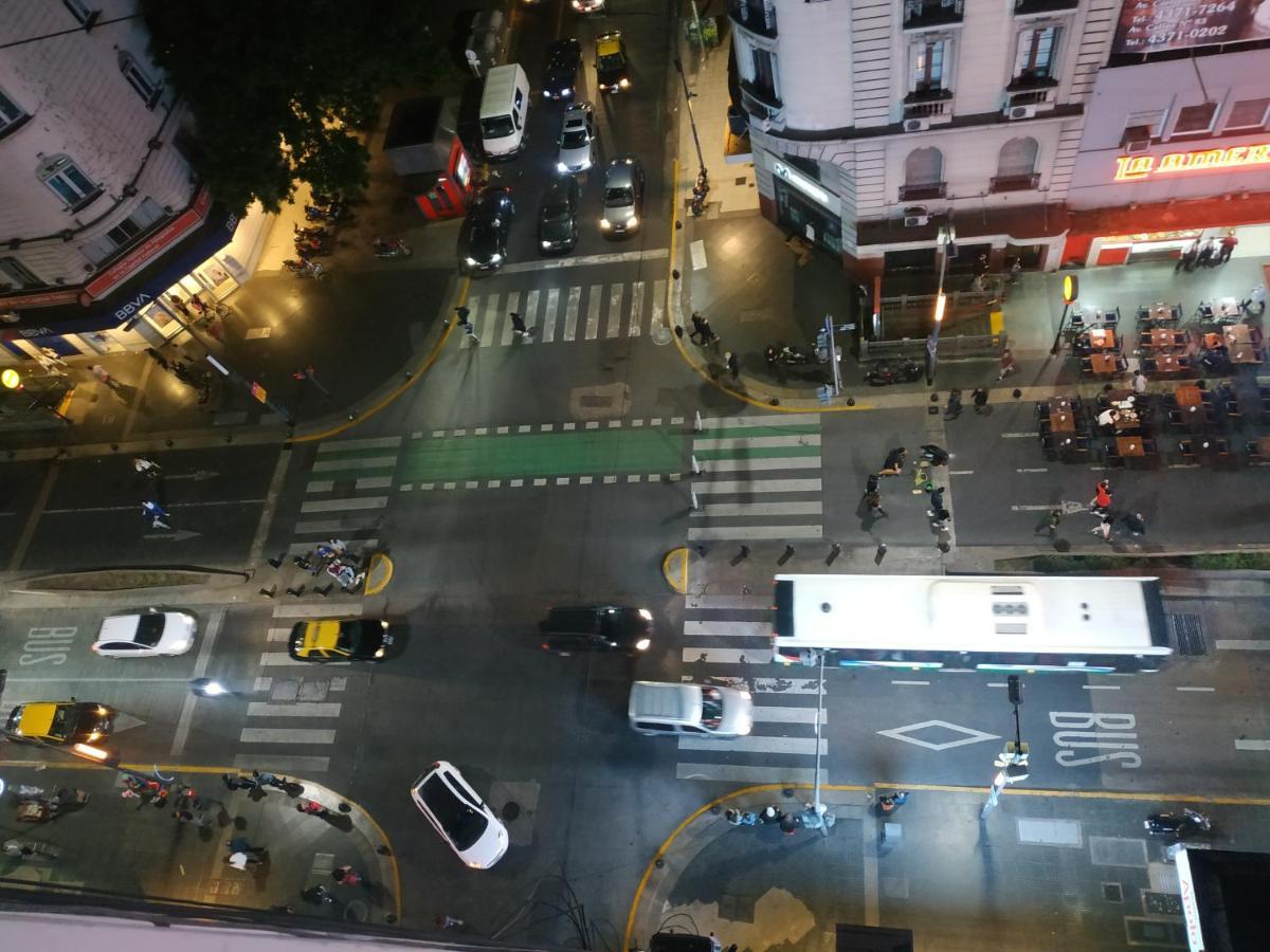Ferienwohnung 4 Ventanales Sobre La Avenida Corrientes Buenos Aires Exterior foto