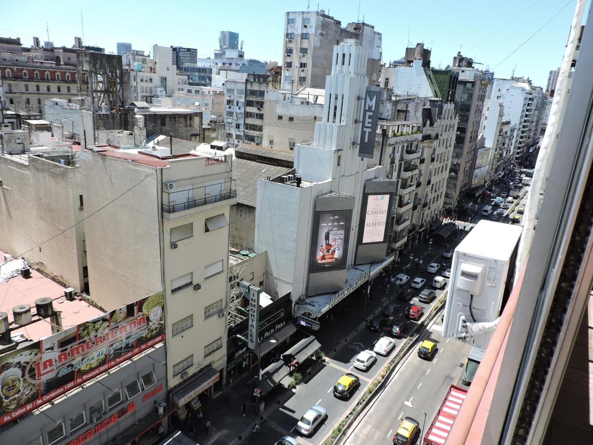 Ferienwohnung 4 Ventanales Sobre La Avenida Corrientes Buenos Aires Exterior foto
