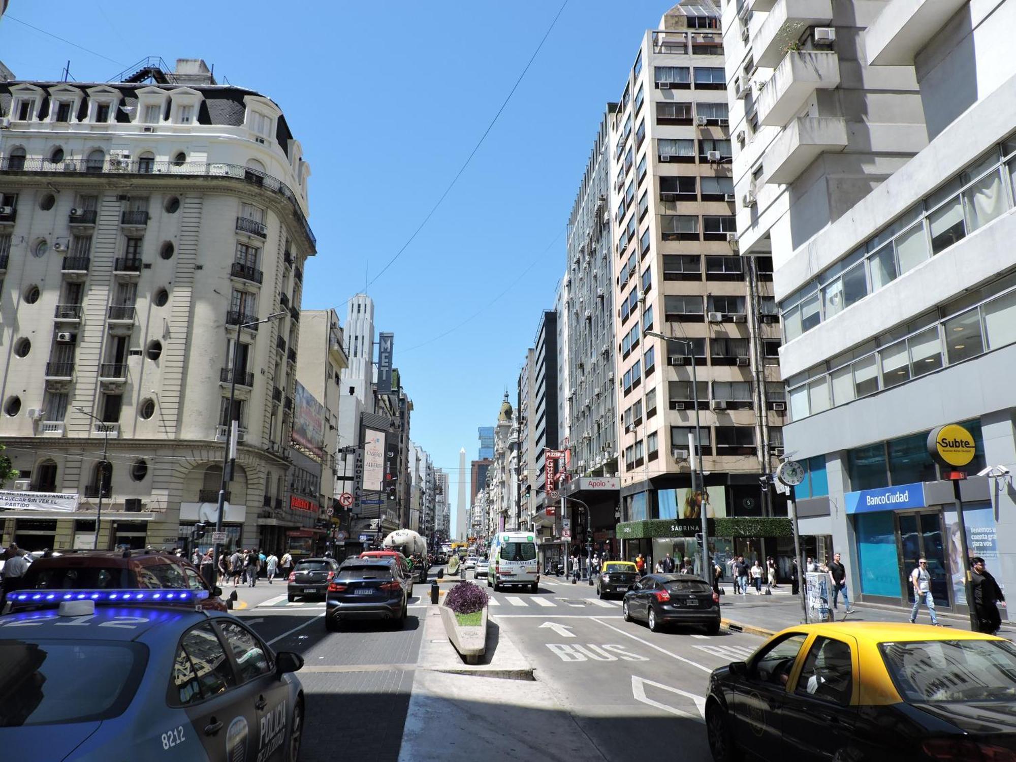 Ferienwohnung 4 Ventanales Sobre La Avenida Corrientes Buenos Aires Exterior foto
