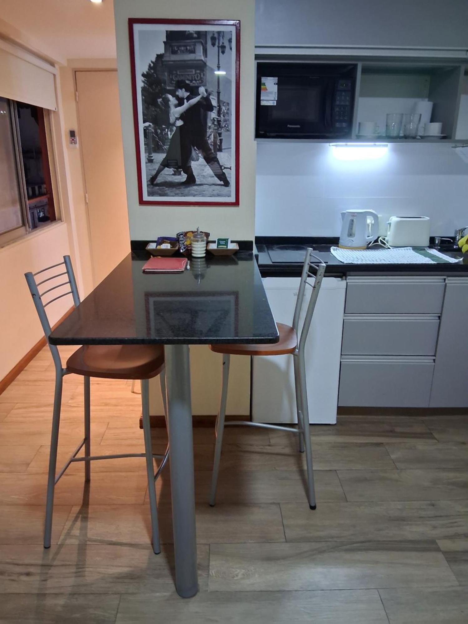 Ferienwohnung 4 Ventanales Sobre La Avenida Corrientes Buenos Aires Exterior foto